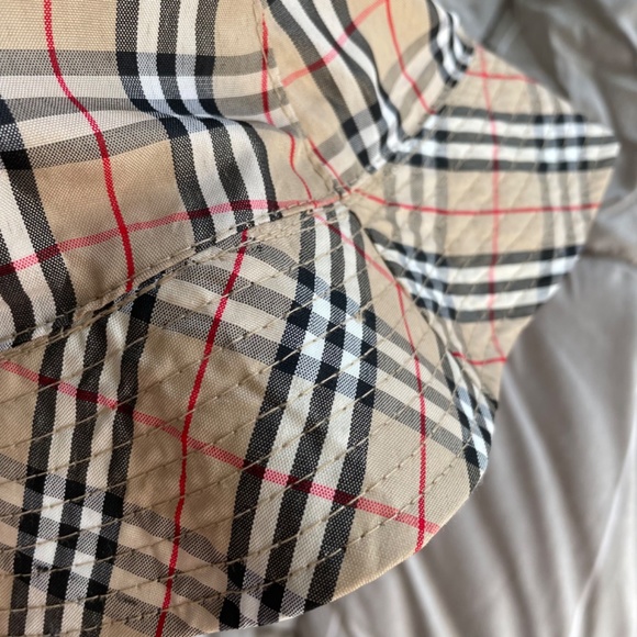 Burberry pattern bucket hat - Picture 9 of 11